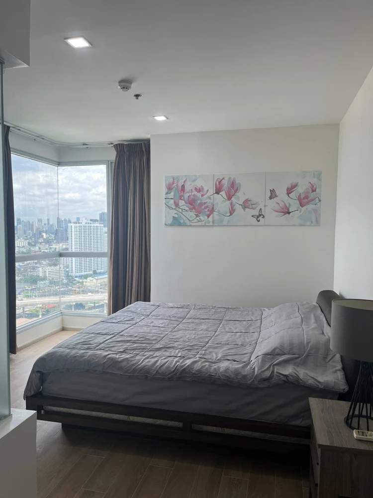 Condo for rent, Rhythm Sukhumvit 50, ready to move in, spacious living space, convenient and complete here. Come reserve today.