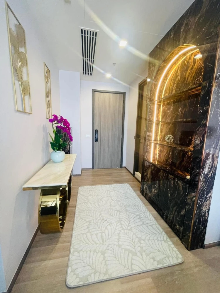 Condo for rent: Rhythm Charoenkrung Pavillion. Beautifully decorated room with excellent built-in furniture. You definitely can't miss this!