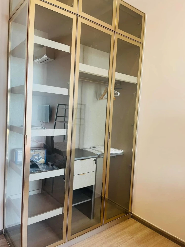 Condo for rent: Rhythm Charoenkrung Pavillion. Beautifully decorated room with excellent built-in furniture. You definitely can't miss this!