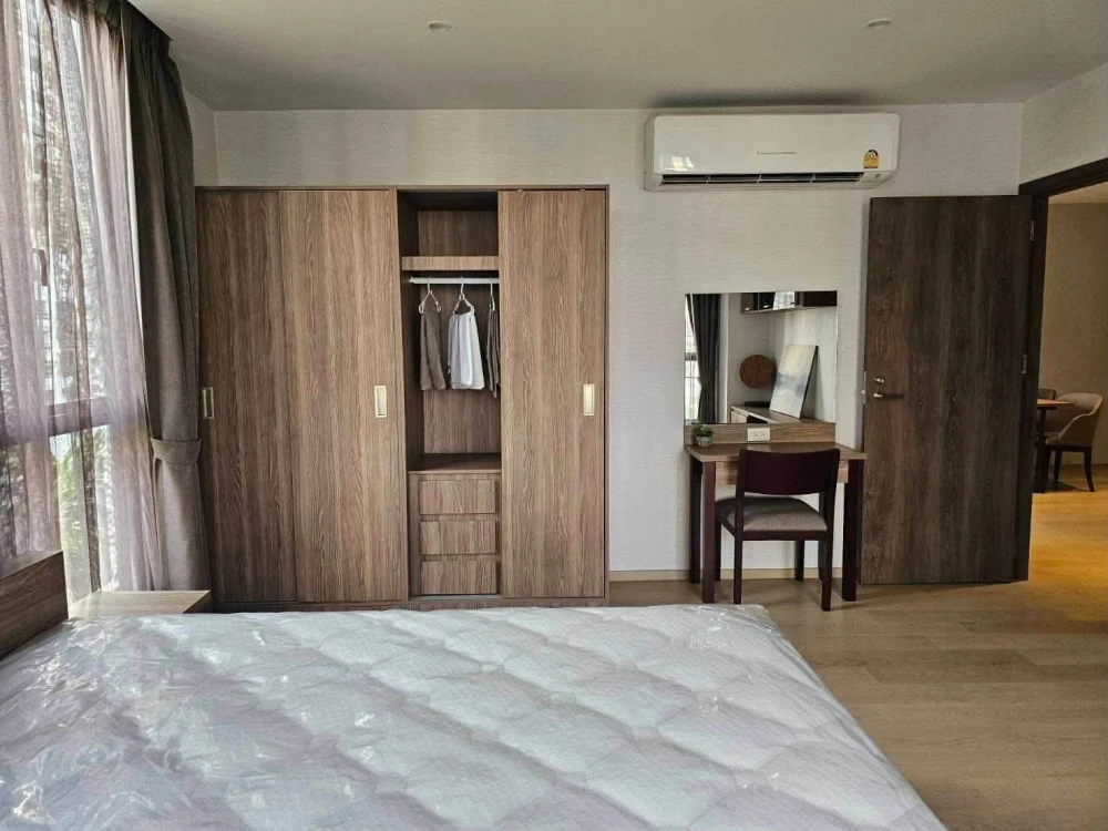 Condo for rent at Runesu Thonglor 5. Large, comfortable unit with ample living space. Convenient and fully equipped. Move in soon!