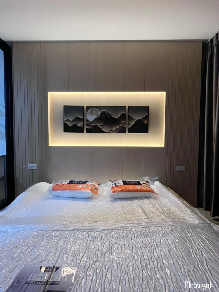 Condo for rent RYE Hua Mak 1 room, beautifully decorated, well-built-in, everything is complete here. You must hurry to reserve it.