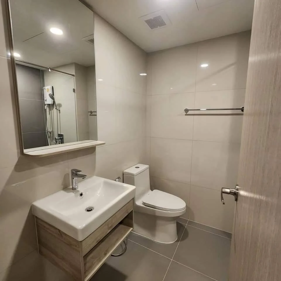 Condo for rent at Salaya One Residence. Nice unit, fully furnished with appliances. Just bring your suitcase and move in! Don't wait!