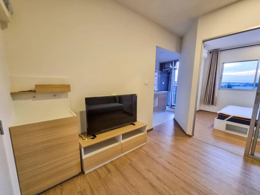 Condo for rent at Sena Kith Bangna - KM.29. The unit is partitioned into separate, clearly defined zones. Affordable price. Book now, don't miss out!