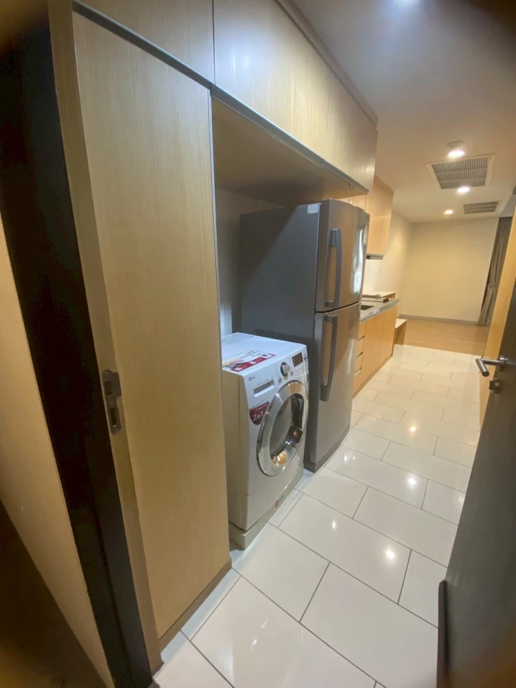 Condo for rent at Siamese Giaio Sukhumvit 31. Spacious room with ample living space. Great price! Book now, don't miss out!