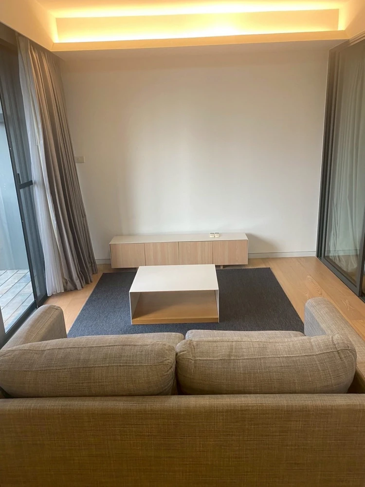 Condo for rent at Siamese Giaio Sukhumvit 31. Spacious room with ample living space. Great price! Book now, don't miss out!