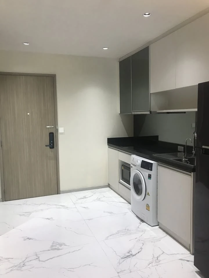 Condo for rent at Sky Walk & Weltz Residence. Spacious and comfortable rooms with plenty of usable space. Amazing price! Book now!
