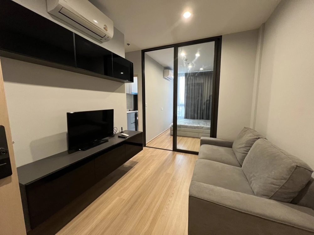 Condo for rent at Skyrise Avenue Sukhumvit 64. The unit is partitioned into separate, well-defined zones. Book today! Don't miss out!