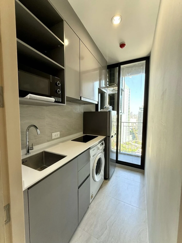 Condo for rent at Skyrise AVENUE Sukhumvit. Nice unit, fully furnished, great price. Book now, don't wait!