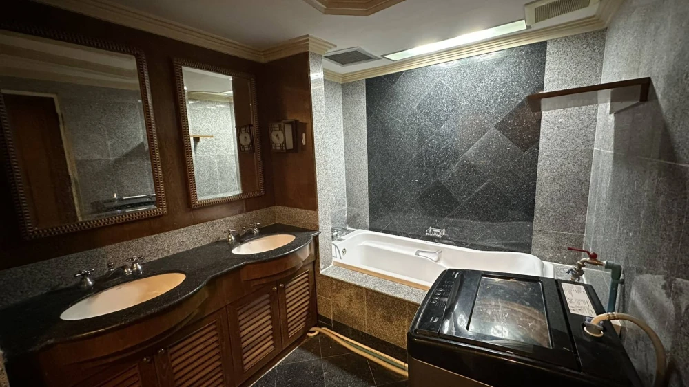 Condo for rent at State Tower Silom. Large and comfortable unit with ample living space on the 42nd floor, offering stunning Chao Phraya River views.