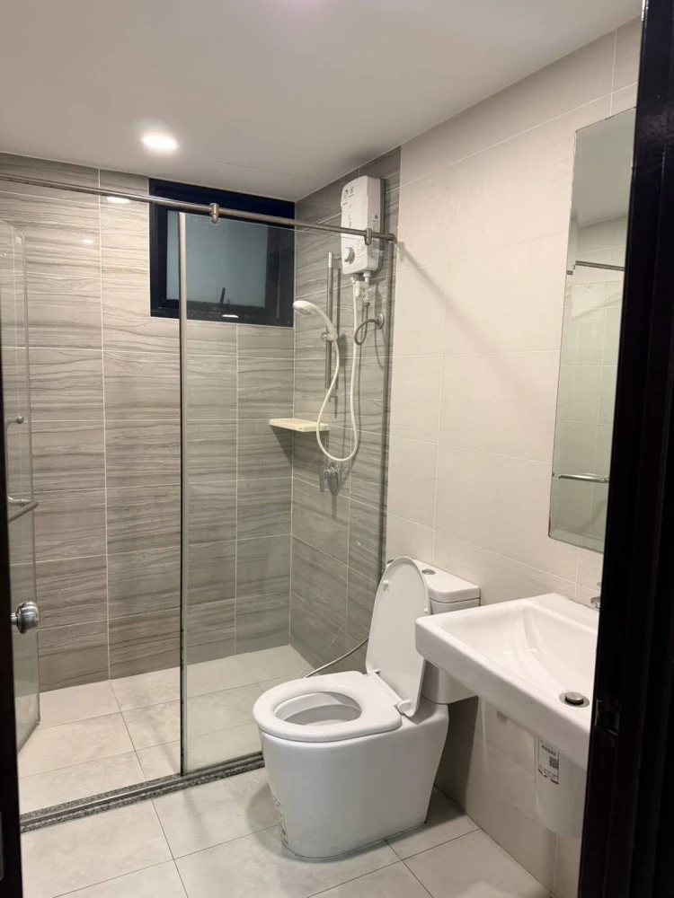 Condo for rent at Supalai Loft Prajadhipok-Wongwian Yai. Move-in ready unit with ample living space—reserve yours today.