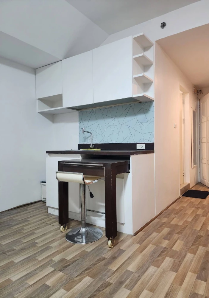 Condo for rent at Supalai Park Paholyothin 21. Large, comfortable unit with ample living space at a great price. Don't miss out!