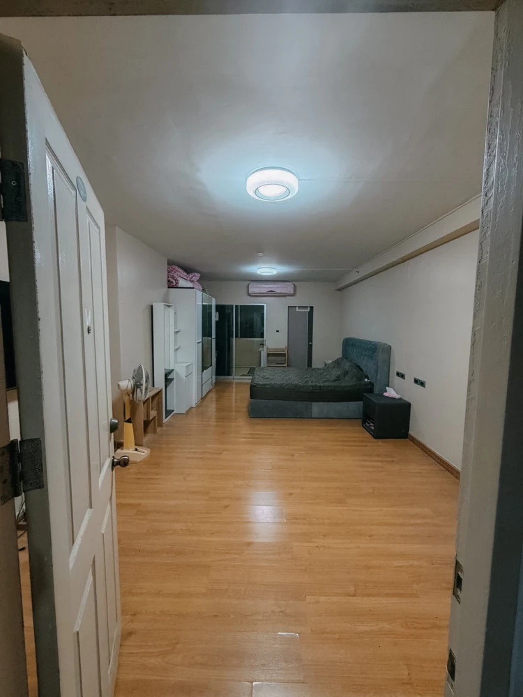 Condo for rent at Supalai Park Srinakarin. Ready to move in, fully furnished with appliances. Just bring your personal belongings! Don't miss out!