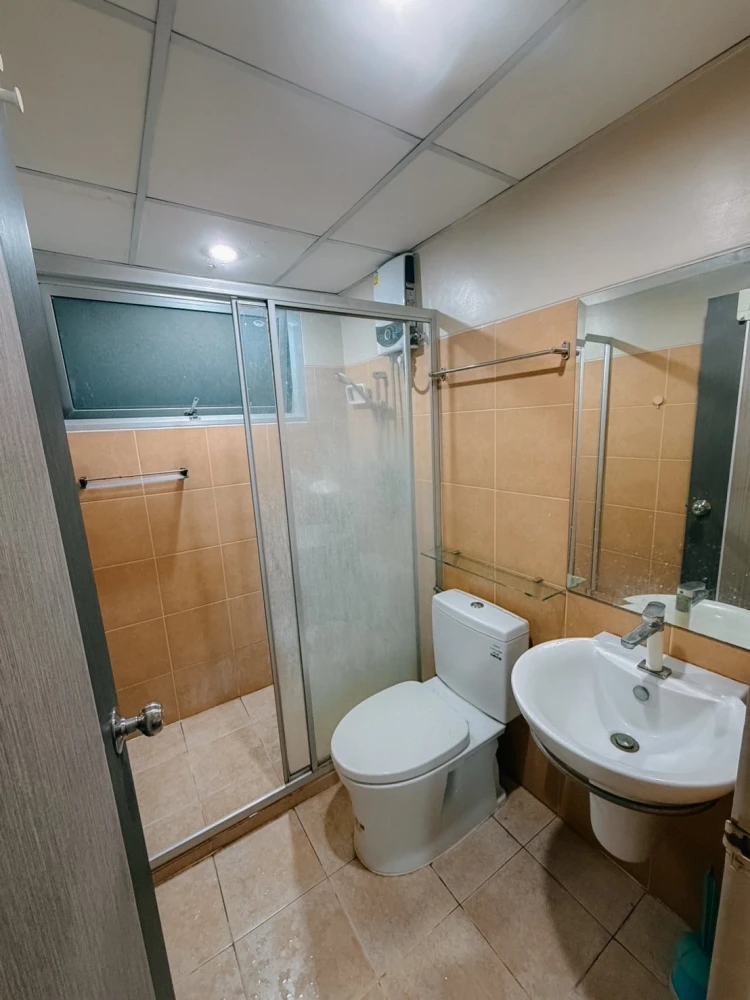 Condo for rent at Supalai Park Srinakarin. Ready to move in, fully furnished with appliances. Just bring your personal belongings! Don't miss out!