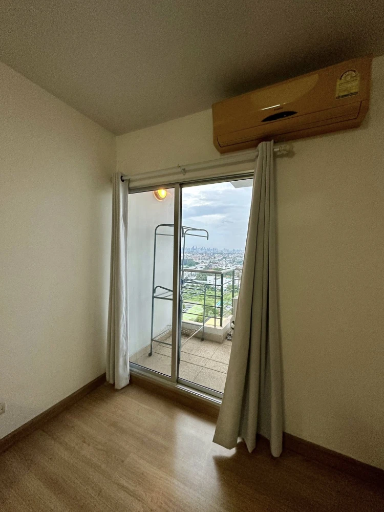 Condo for rent at Supalai Park Srinakarin. Big room, comfortable living, plenty of usable space, plus the best price. You'll regret it if you miss it.