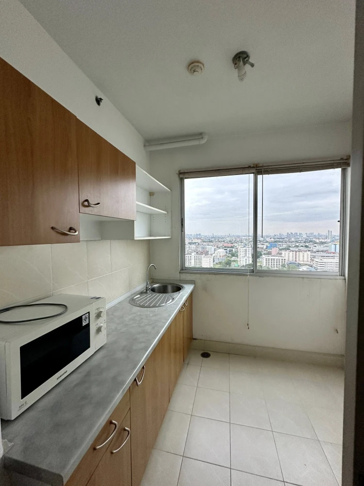 Condo for rent at Supalai Park Srinakarin. Big room, comfortable living, plenty of usable space, plus the best price. You'll regret it if you miss it.