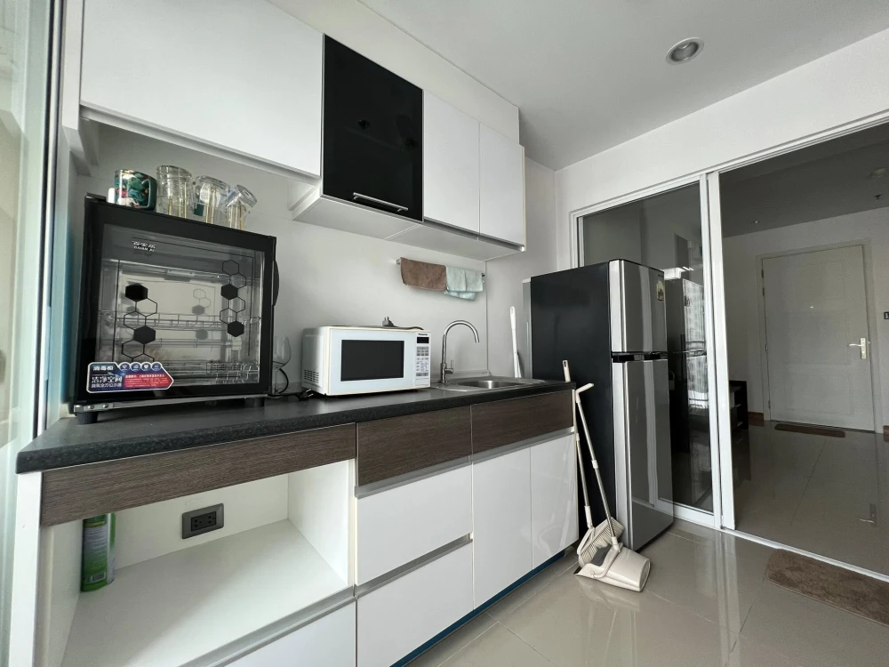 Condo for rent at Supalai Wellington 2. Spacious unit with ample living space. Convenient and fully furnished. Move in now!
