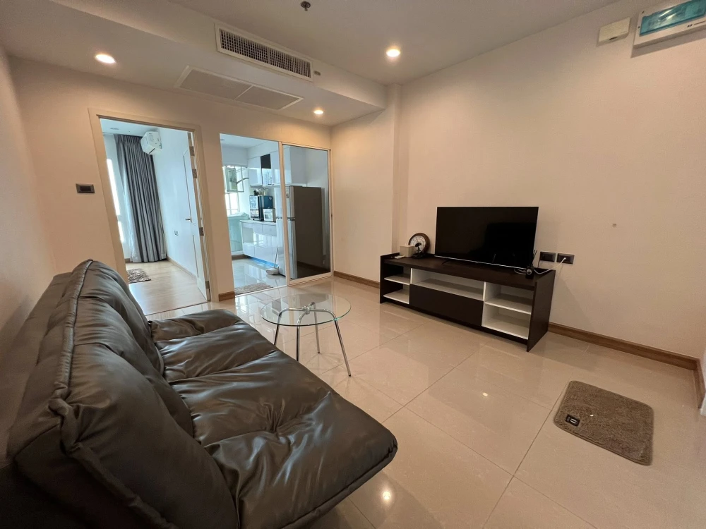 Condo for rent at Supalai Wellington 2. Spacious unit with ample living space. Convenient and fully furnished. Move in now!
