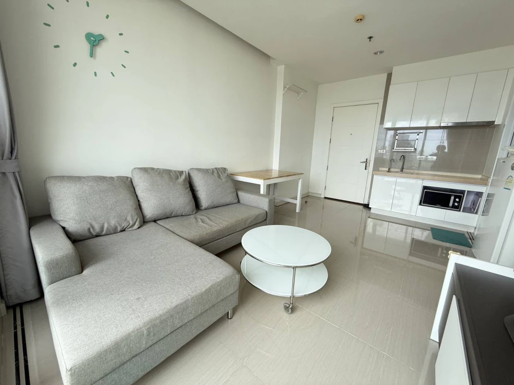 Condo for rent TC Green Rama 9, corner room, city view, fully furnished, ready to move in, just drag your bags and move in.