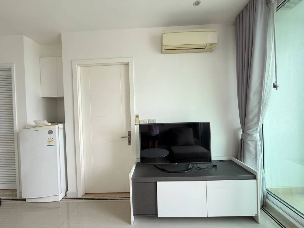 Condo for rent TC Green Rama 9, corner room, city view, fully furnished, ready to move in, just drag your bags and move in.