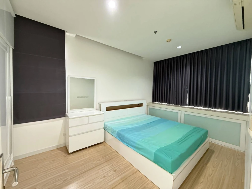 Condo for rent TC Green Rama 9, corner room, city view, fully furnished, ready to move in, just drag your bags and move in.