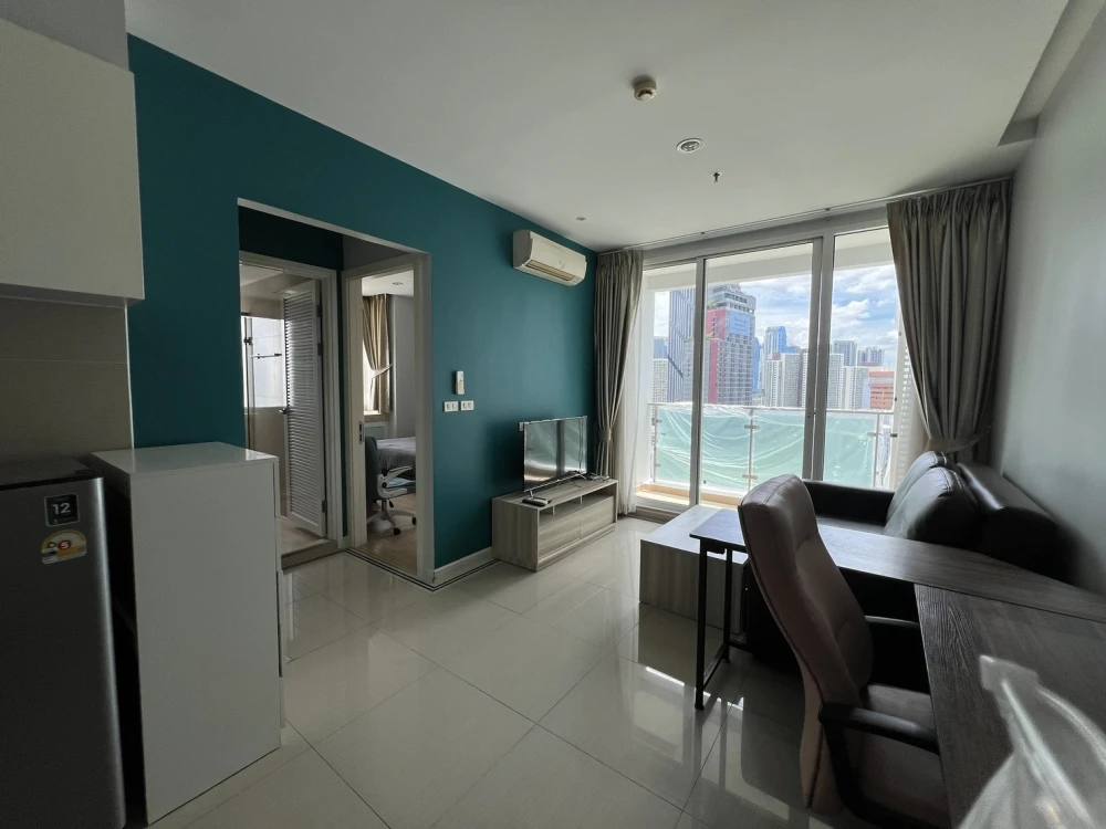 Spacious condo for rent at TC Green. Excellent living space and complete amenities. Book yours today!