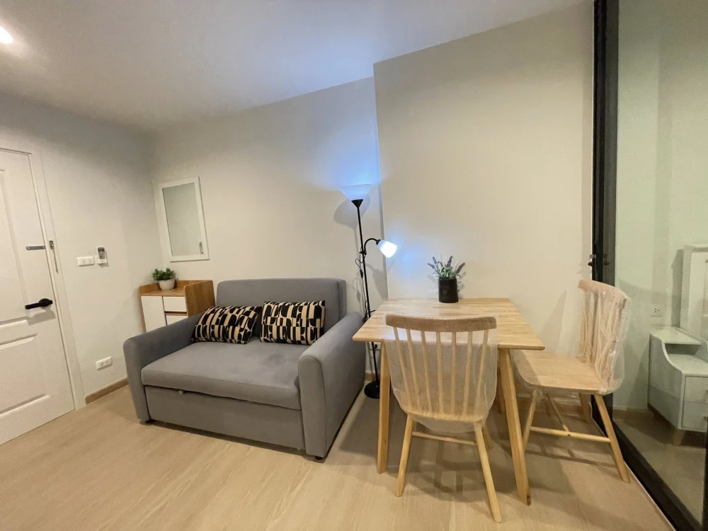 Condo for rent at Terra Residence Phase 1. The unit is partitioned into separate, clearly defined zones. Amazing price! Book now, don't wait!