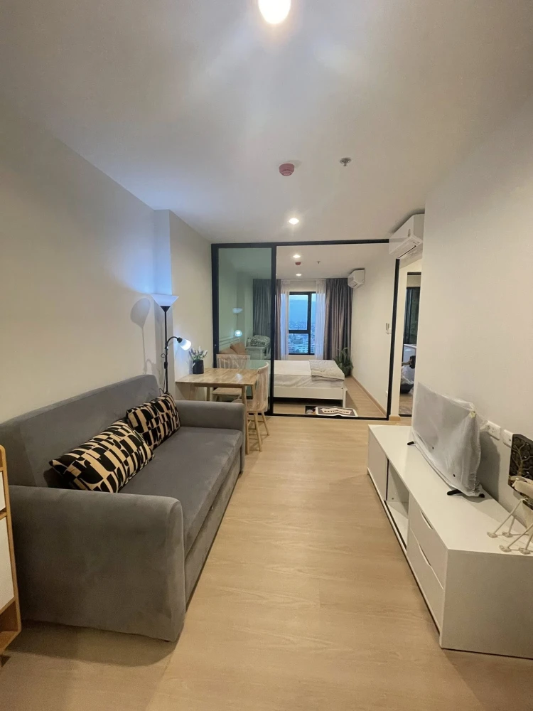 Condo for rent at Terra Residence Phase 1. The unit is partitioned into separate, clearly defined zones. Amazing price! Book now, don't wait!