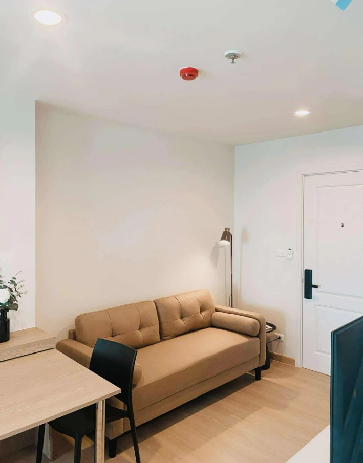 Condo for rent at Terra Residence, ready to move in, 32nd floor, high floor with stunning views. Everything you need is here. You definitely don't wan