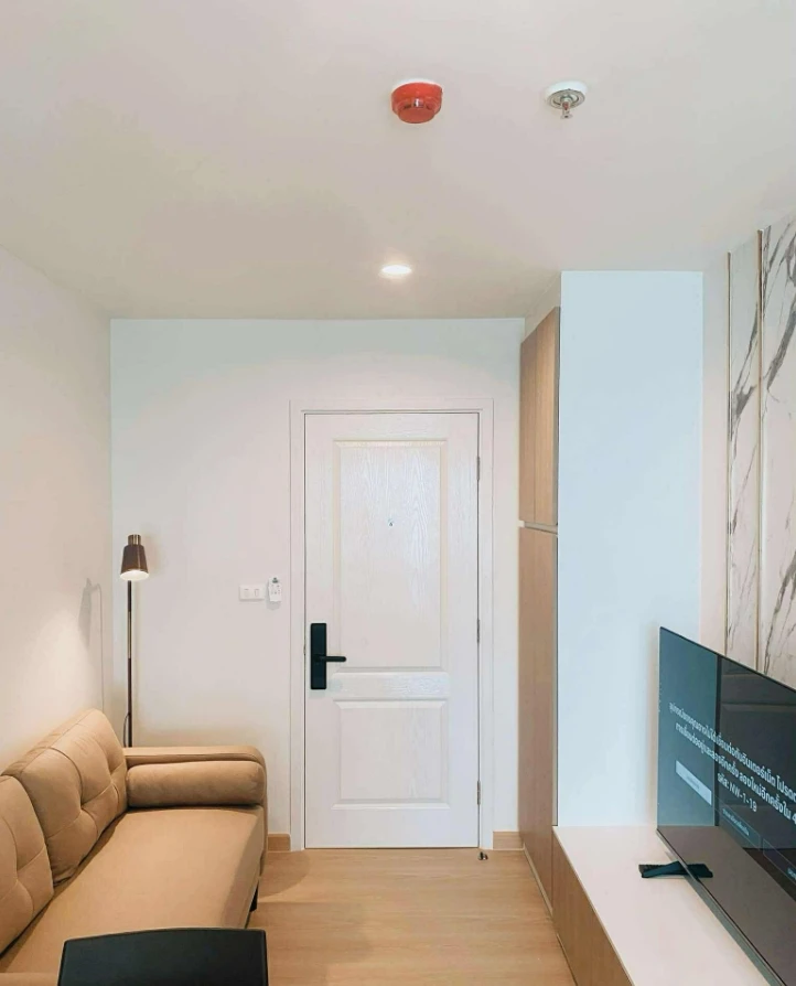 Condo for rent at Terra Residence, ready to move in, 32nd floor, high floor with stunning views. Everything you need is here. You definitely don't wan