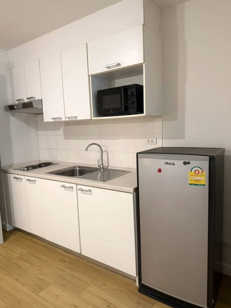 Condo for rent at The Clover Thonglor. Move-in ready, fully furnished, and equipped with all appliances. Great value—book now before it’s gone!