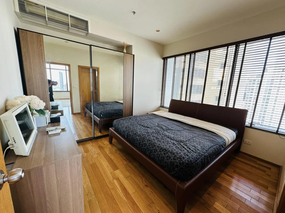 Condo for rent: The Emporio Place Duplex, 2 bedrooms, high floor, beautiful view, come and reserve today, don't miss out.