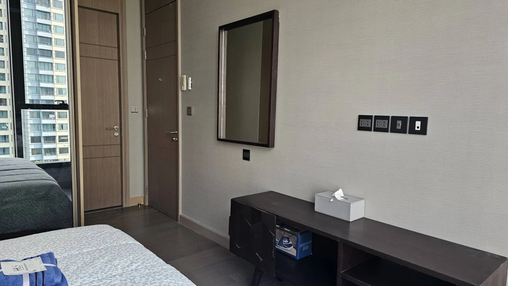 Condo for rent at The Esse at Singha Complex. Ready to move in, spacious living area, everything you need is here. Book now!