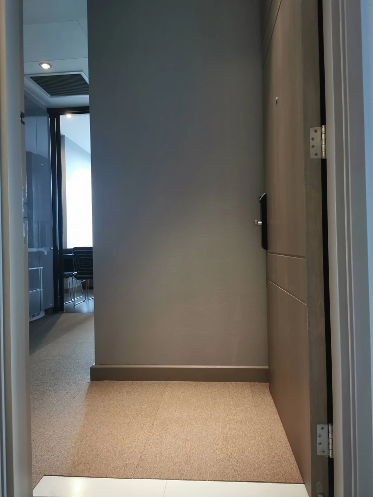 Condo for rent at The Esse at Singha Complex. Ready to move in, spacious living area, everything you need is here. Book now!