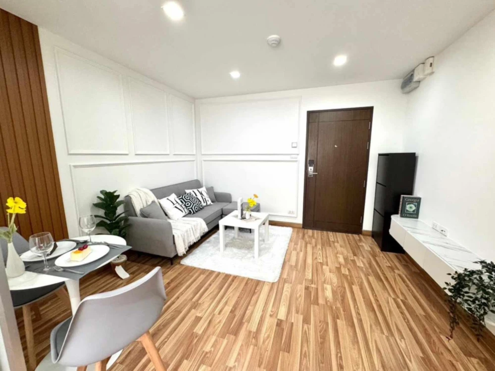 Condo for rent at The Green 3. Very spacious room! 2nd floor, with a huge balcony! Quiet corner. You don't want to miss this opportunity!