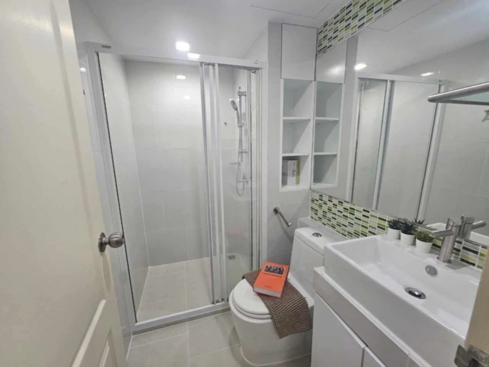 Condo for rent at The Green 3. Very spacious room! 2nd floor, with a huge balcony! Quiet corner. You don't want to miss this opportunity!