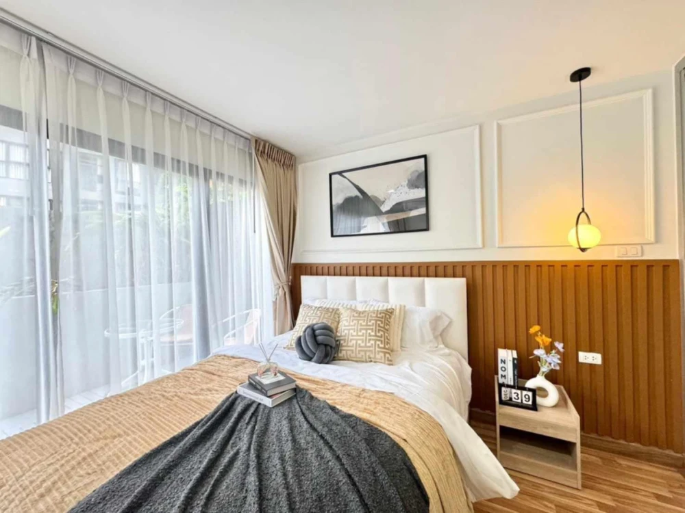 Condo for rent at The Green 3. Very spacious room! 2nd floor, with a huge balcony! Quiet corner. You don't want to miss this opportunity!