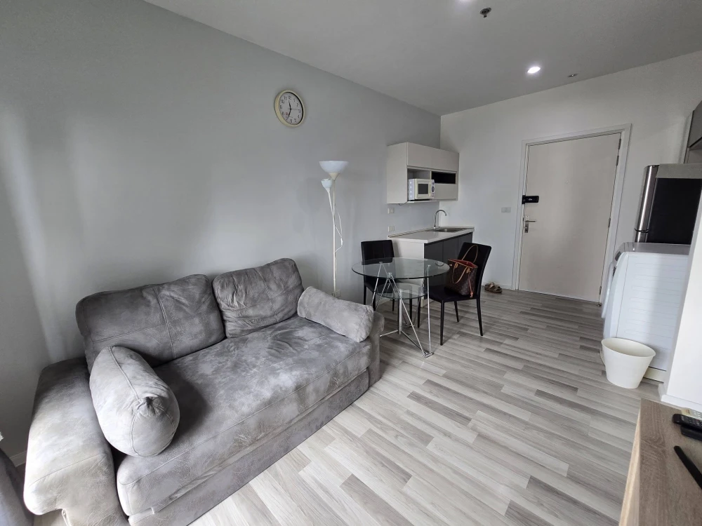 Condo for rent at The Key Wutthakat. Ready to move in, fully furnished, great price. Book now! Don't miss out!