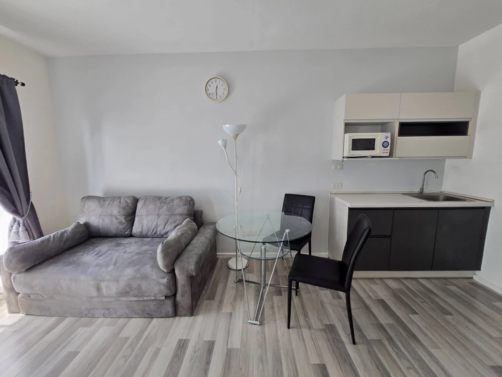 Condo for rent at The Key Wutthakat. Ready to move in, fully furnished, great price. Book now! Don't miss out!