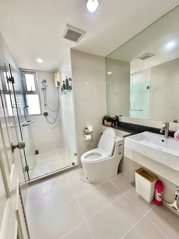Condo for rent at The Kris Ratchada 17. Fully furnished and ready to move in. Complete amenities. Book now! Don't miss out!