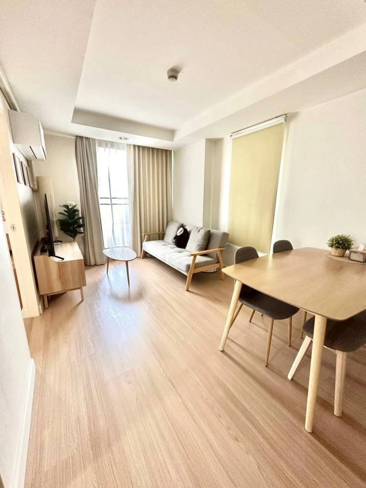 Condo for rent at The Kris Ratchada 17. Fully furnished and ready to move in. Complete amenities. Book now! Don't miss out!