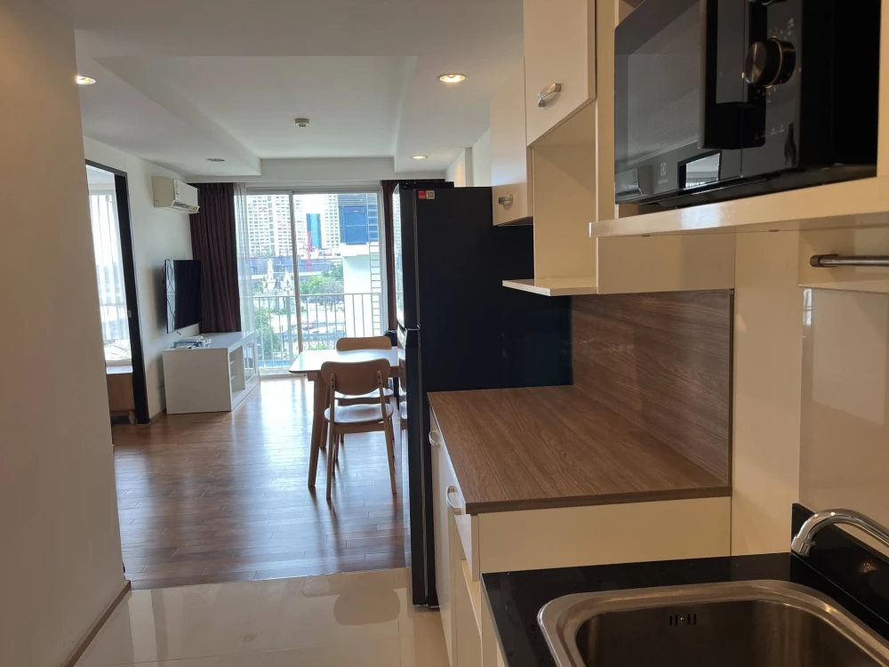 Condo for rent at The Line Phahonyothin Park. Spacious and comfortable unit with ample living space. Convenient and fully furnished. Move in immediate