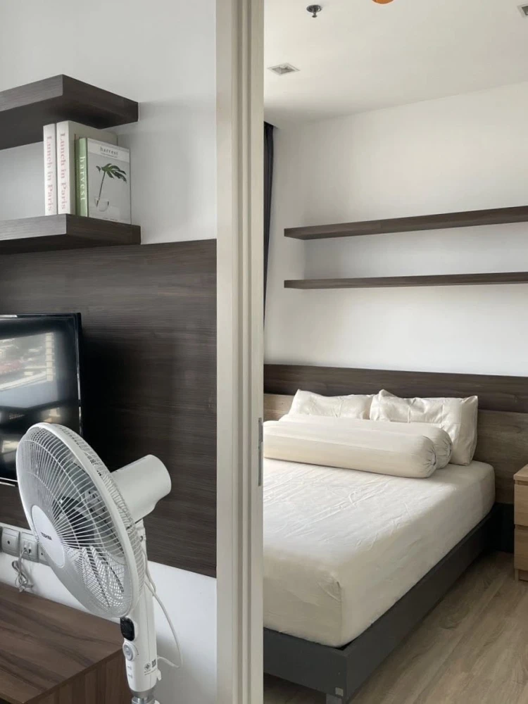 Condo for rent at The Line Phahon-Pradipat. Ready to move in, fully furnished, great price. Book now, don't miss out!