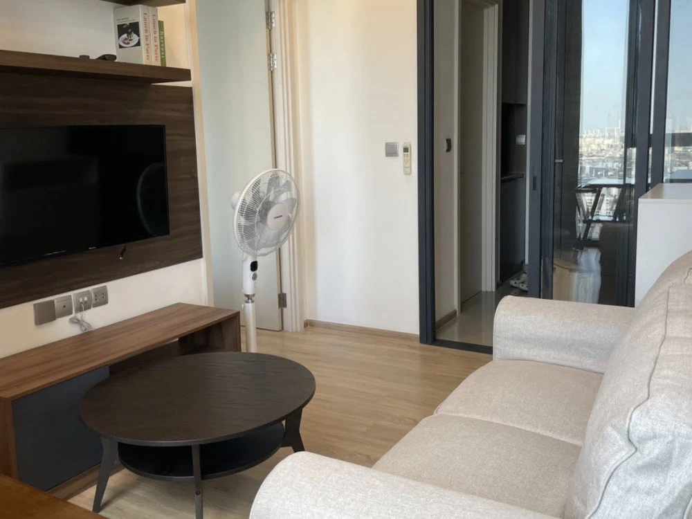 Condo for rent at The Line Phahon-Pradipat. Ready to move in, fully furnished, great price. Book now, don't miss out!
