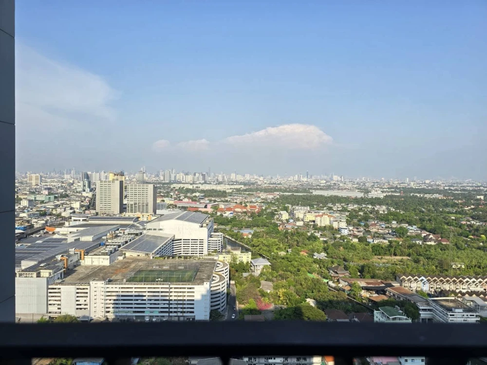 Condo for rent: The Livin Phetkasem 37, Studio room, 30th floor, stunning view, fully furnished. Book now, don't miss out!