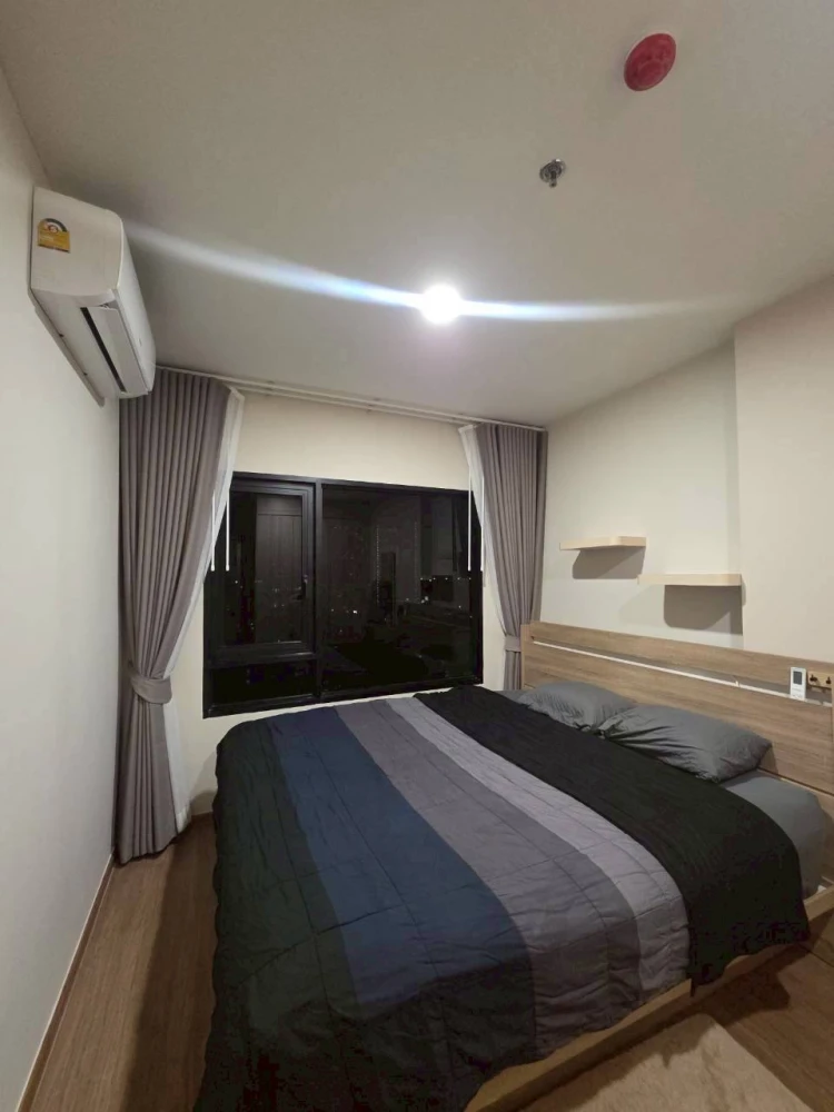 Condo for rent at The Livin Phetkasem 37. Nice room, fully furnished with appliances. Just bring your belongings and move in! Don't miss out!