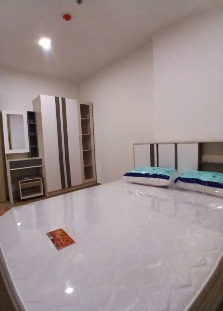 Condo for rent at The LIVIN Phetkasem. Spacious and comfortable rooms with full 24-hour amenities. Book now!
