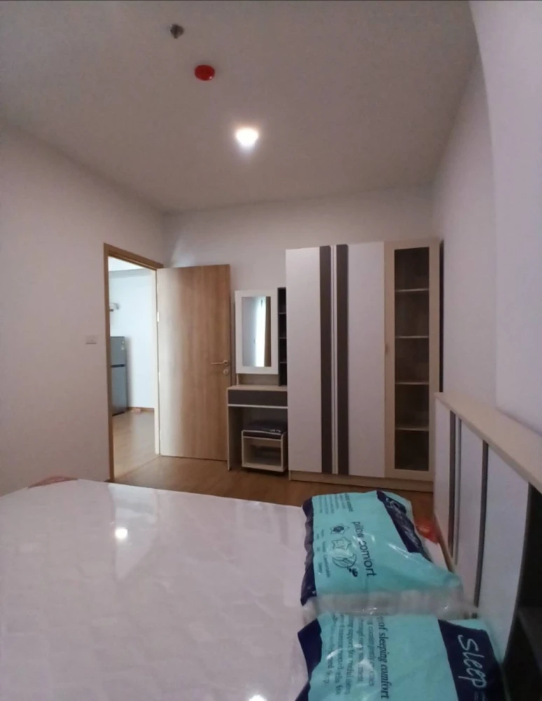 Condo for rent at The LIVIN Phetkasem. Spacious and comfortable rooms with full 24-hour amenities. Book now!