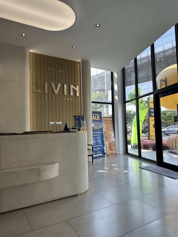Condo for rent at The LIVIN Phetkasem. Ready to move in, high floor, and at an unbeatable price. You definitely don't want to miss this!
