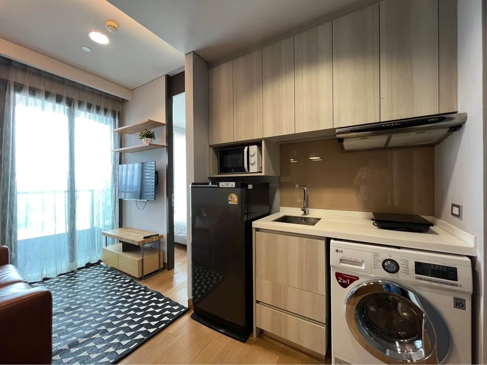 Condo for rent, The Lumpini 24, ready to move in, complete facilities, good price, hurry and reserve now.