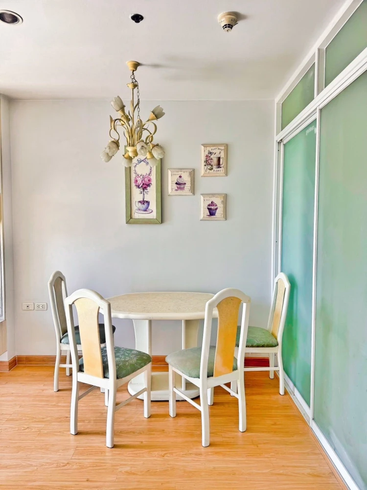 Condo for rent at THE MARK Ratchada – Airportlink. Spacious and comfortable rooms with ample living space. Book yours today!